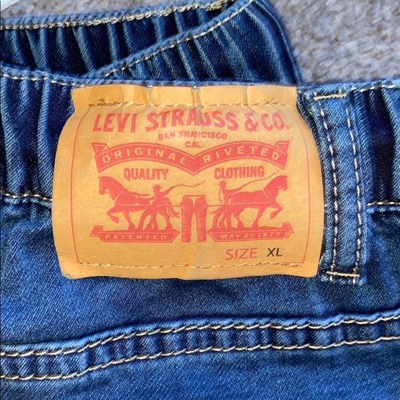 Levi’s Bundle - Picture 6 of 8